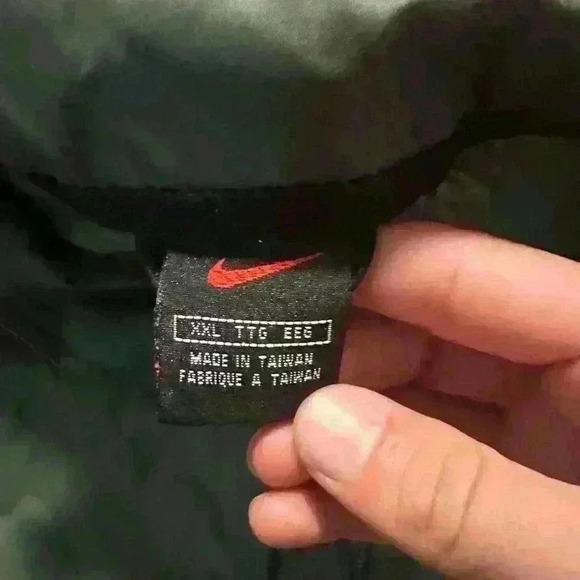 Vintage Nike windbreaker - Picture 3 of 3